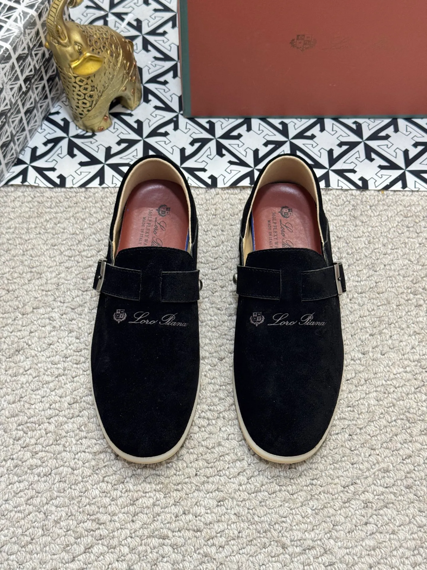 Men's men's shoes 💰420 [New style] 🍓🍓Loro Piana - LP's new moccasin shoes are made of water-repellent treated suede uppers with rubber soles, a classic. The complex craftsmanship and meticulous structure make the shoes light and soft, allowing you to walk comfortably and freely. Perfect for wearing at the beach or out in the water during the summer. Size: 38-44 (45 customized